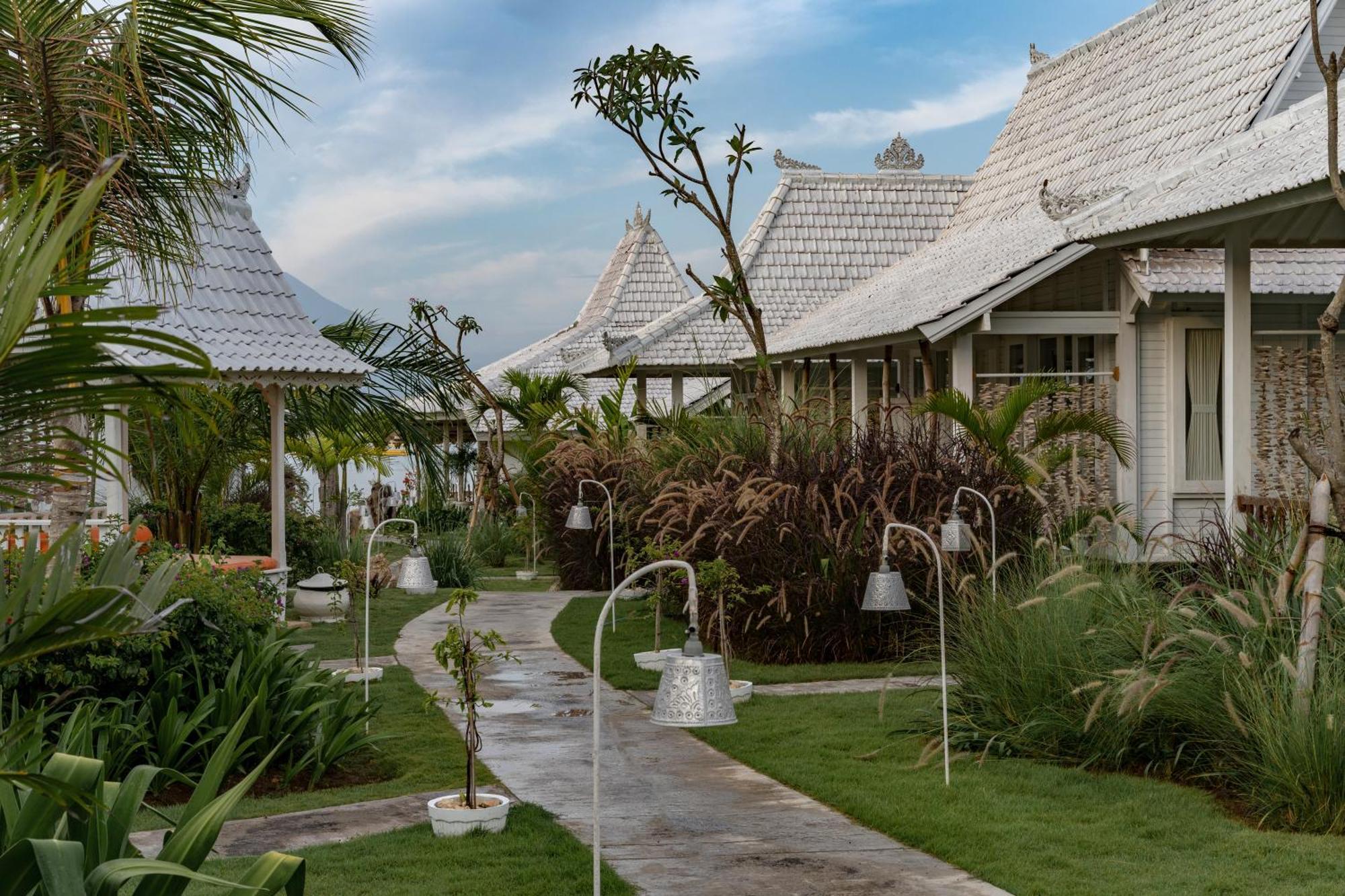 Paus Putih Hotel Lembongan Exteriör bild