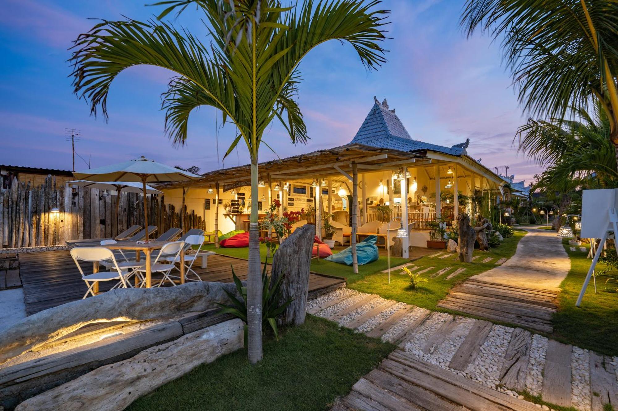 Paus Putih Hotel Lembongan Exteriör bild