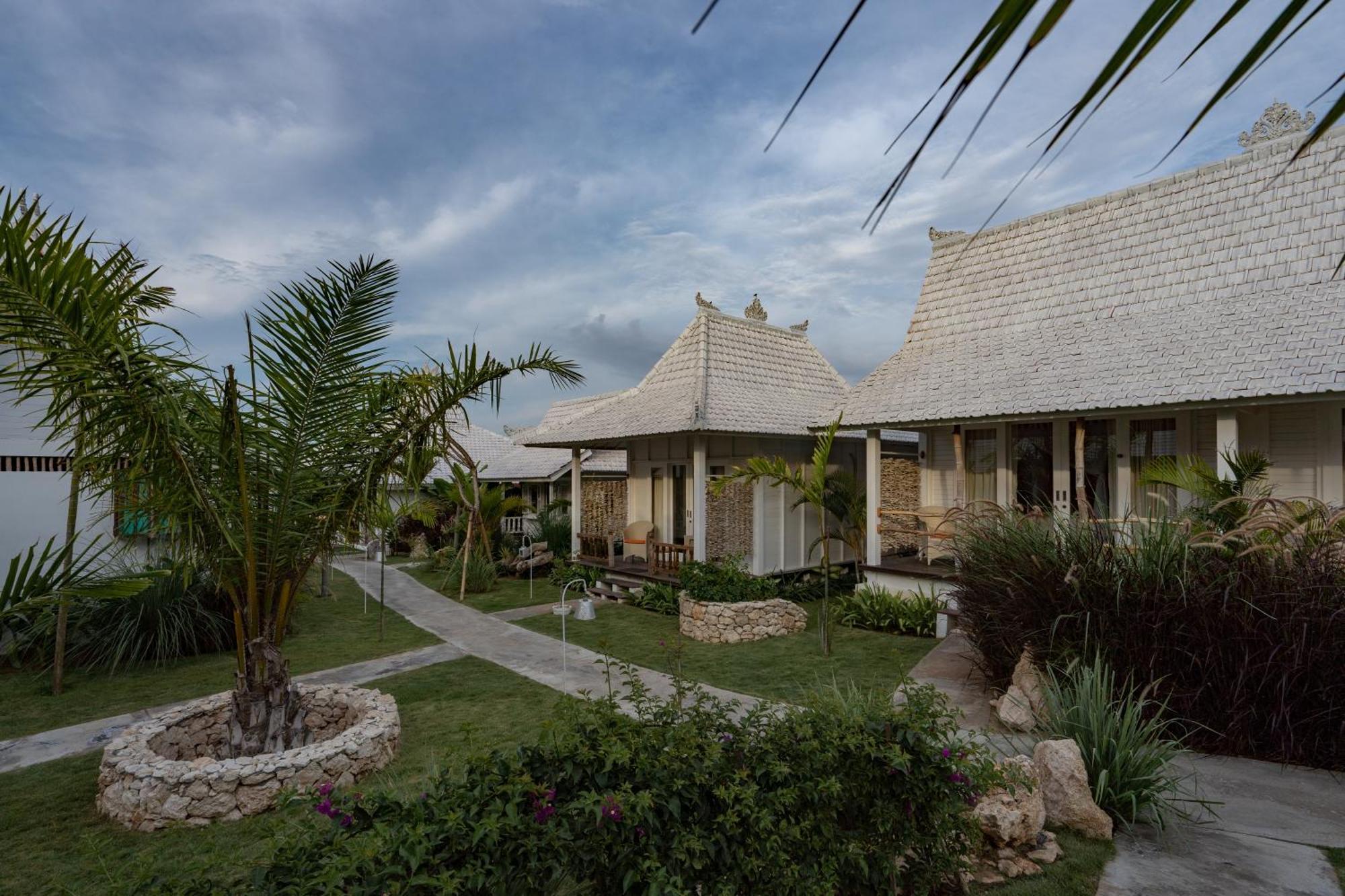 Paus Putih Hotel Lembongan Exteriör bild